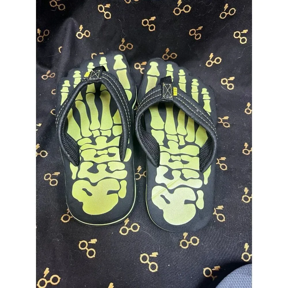 Reef size 10c 11c black and green Bigfoot sandals flip flops